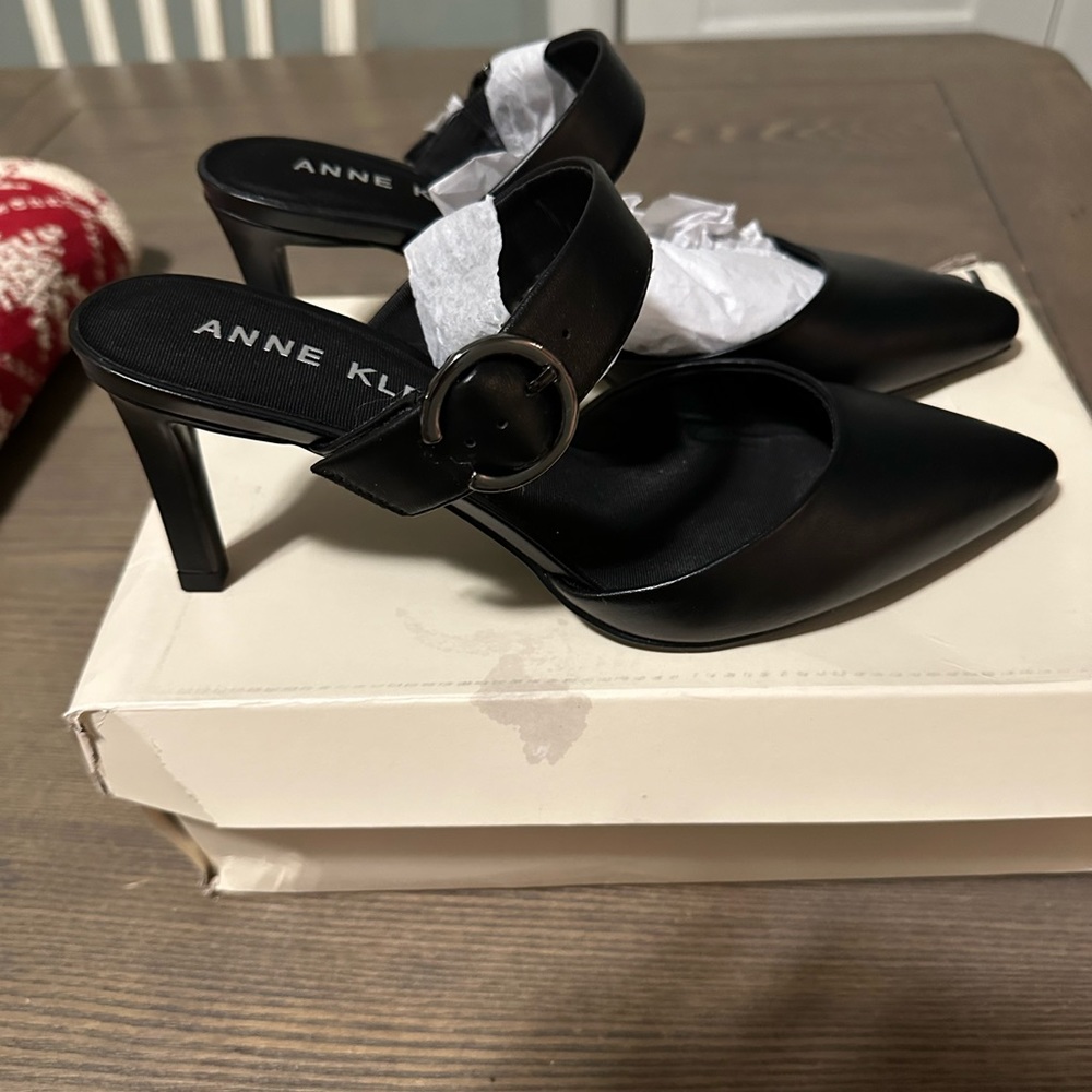 NIB Anne Klein Reeven Mule 7.5